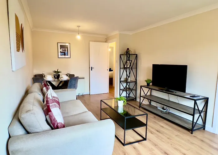 Garden-view 2br - Free Parking & Wifi