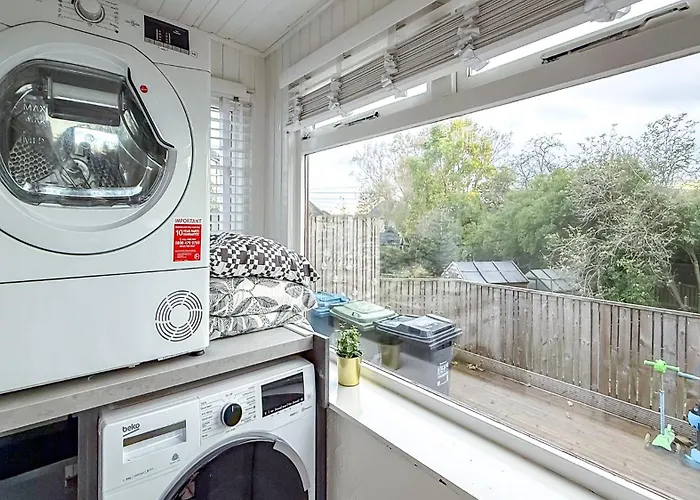 Quite And New House, Commore Drive Apartment Glasgow