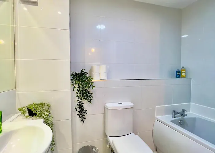 Garden-view 2br - Free Parking & Wifi Διαμέρισμα *