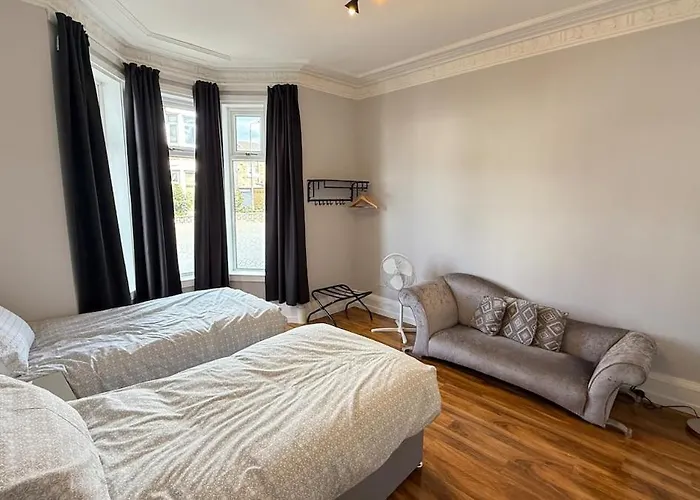 Welcome To Your Perfect Getaway * Glasgow