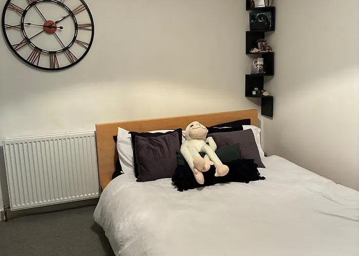 2 Bedroom Fully Furnished Apartment Glasgow