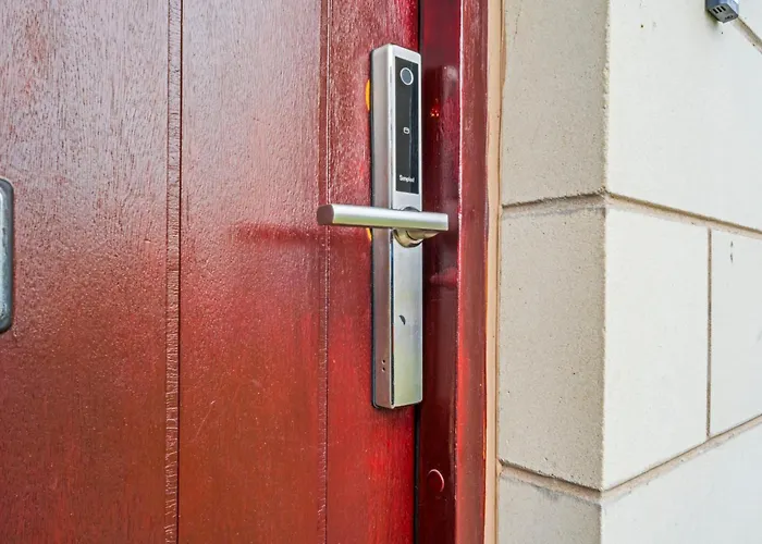 Modern 5 Bedroom Townhouse With Free Parking Semesterbostad Glasgow