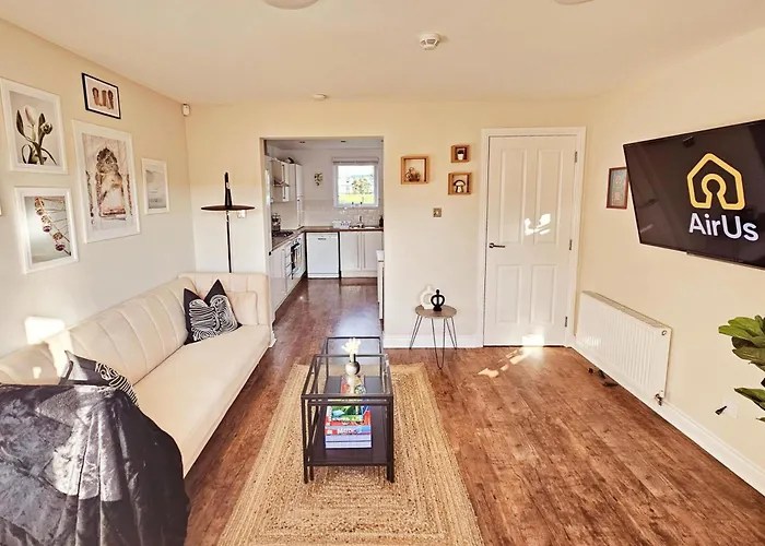 Semesterbostad Modern 5 Bedroom Townhouse With Free Parking *