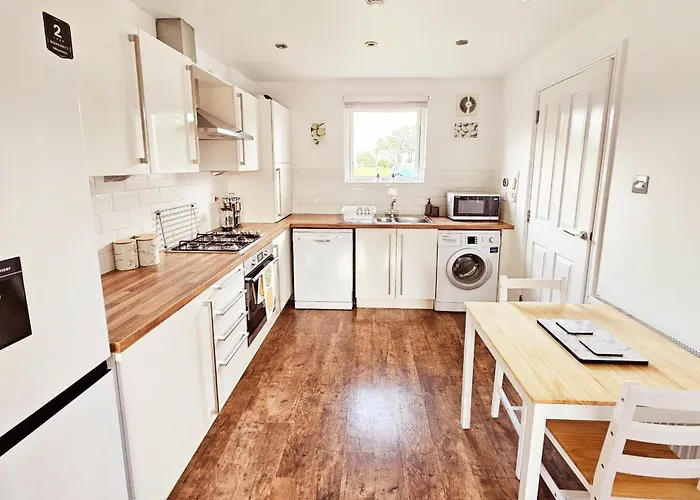 Semesterbostad Modern 5 Bedroom Townhouse With Free Parking Glasgow