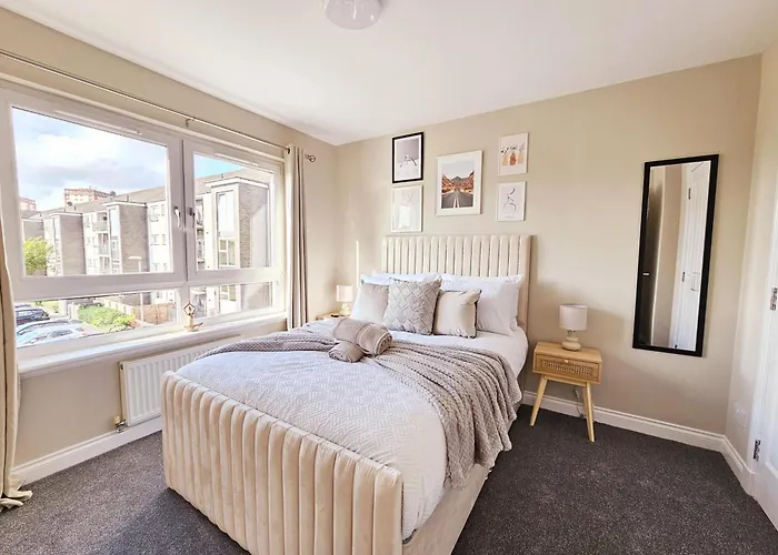 Modern 5 Bedroom Townhouse With Free Parking * Глазго