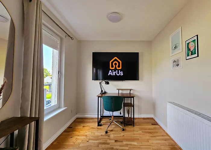 Semesterbostad Modern 5 Bedroom Townhouse With Free Parking *