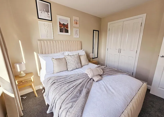 Modern 5 Bedroom Townhouse With Free Parking Semesterbostad Glasgow