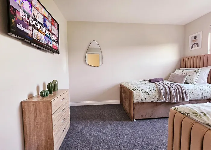 Modern 5 Bedroom Townhouse With Free Parking Semesterbostad *