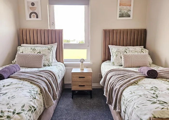 Modern 5 Bedroom Townhouse With Free Parking Semesterbostad Glasgow