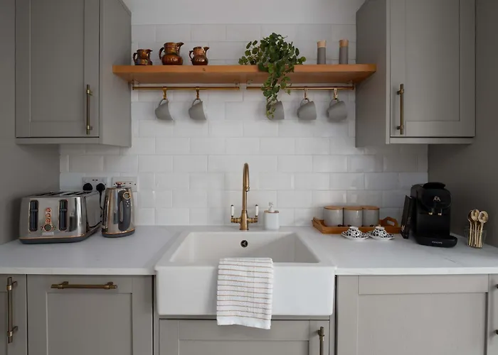 Newly Renovated 3 Bedroom Modern House