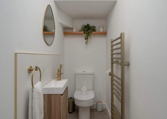 Vakantiehuis Newly Renovated 3 Bedroom Modern House Glasgow