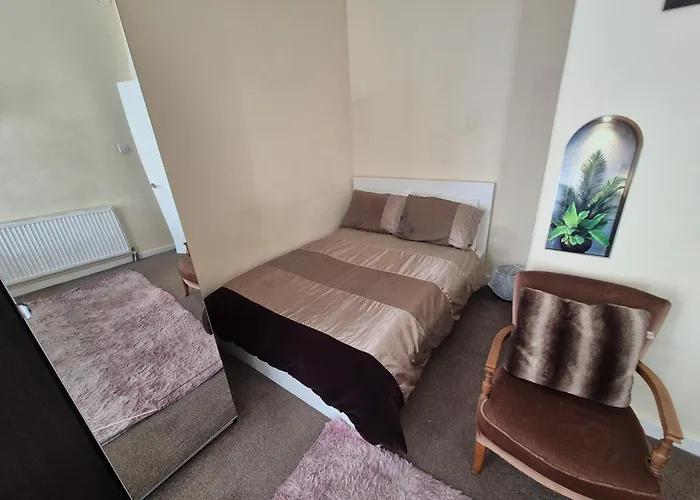 Cosy And Bright 3-bedroom Flat 格拉斯哥