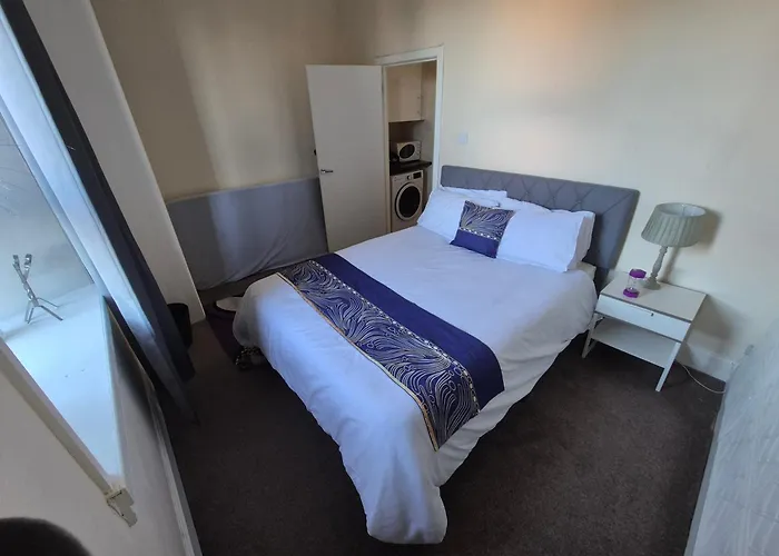 Cosy And Bright 3-bedroom Flat * Glasgow