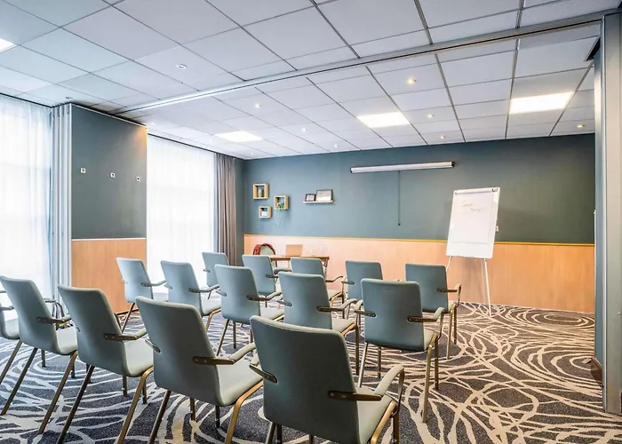 Novotel Centre Hotel 4*