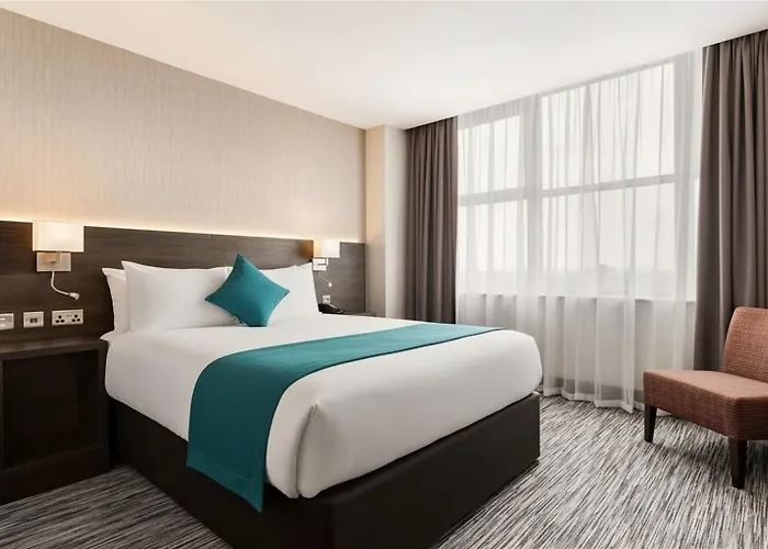 Hotel Ramada By Wyndham East Kilbride 3*