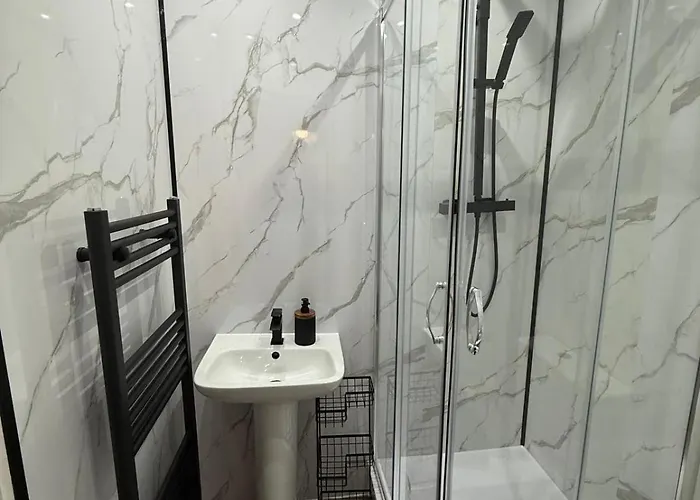 2 Bed Entire Upper Flat In Глазго