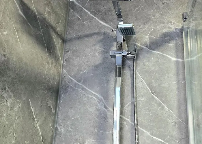 Bright And Cozy 3br Near Hampden Park Hébergement de vacances Glasgow