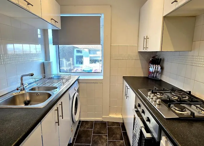 Bright And Cozy 3br Near Hampden Park Hébergement de vacances Glasgow