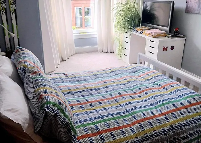 Holiday home Beautiful Town House In Old Cathcart Village, Glasgow