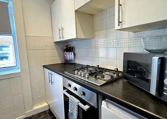 Bright And Cozy 3br Near Hampden Park Hébergement de vacances *