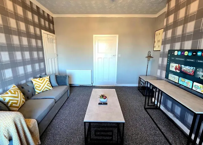 Bright And Cozy 3br Near Hampden Park Feriehus *