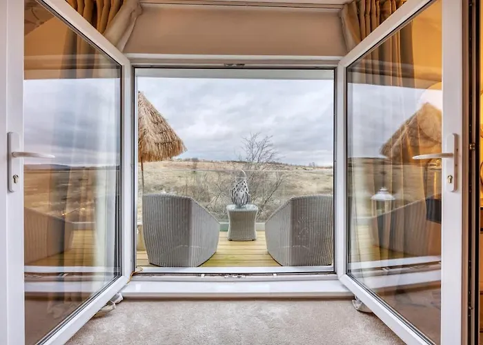 Beautiful 4 Bed Sandstone * Глазго