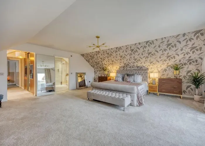 Beautiful 4 Bed Sandstone Глазго