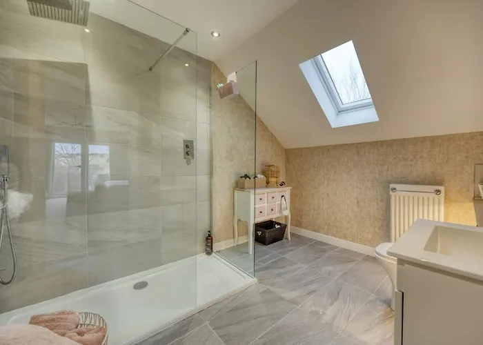 Beautiful 4 Bed Sandstone Ferienhaus *