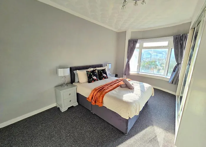 Bright And Cozy 3br Near Hampden Park Hébergement de vacances *