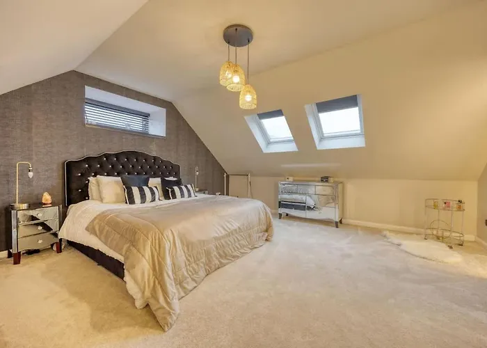 Beautiful 4 Bed Sandstone Glasgow