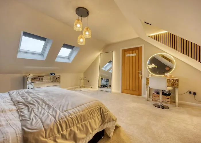 Beautiful 4 Bed Sandstone * Glasgow