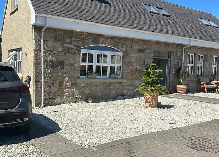 Ferienhaus Beautiful 4 Bed Sandstone *