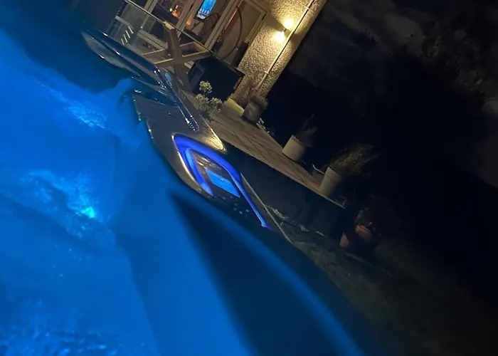 Beautiful 4 Bed Sandstone Дом отдыха