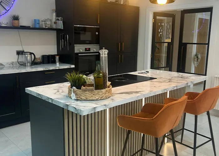 Beautiful 4 Bed Sandstone * Γλασκώβη