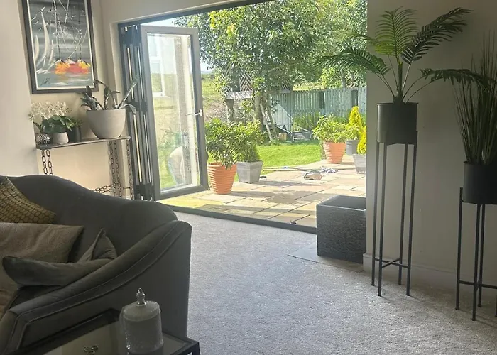 Beautiful 4 Bed Sandstone Γλασκώβη