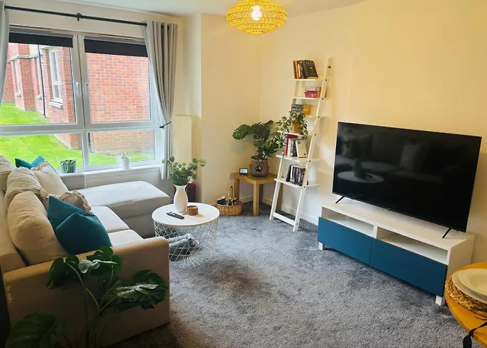 Modern Ground Floor 2 Bed Secure Parking & Perfect For City- Celticemirates Stadium Appartamento