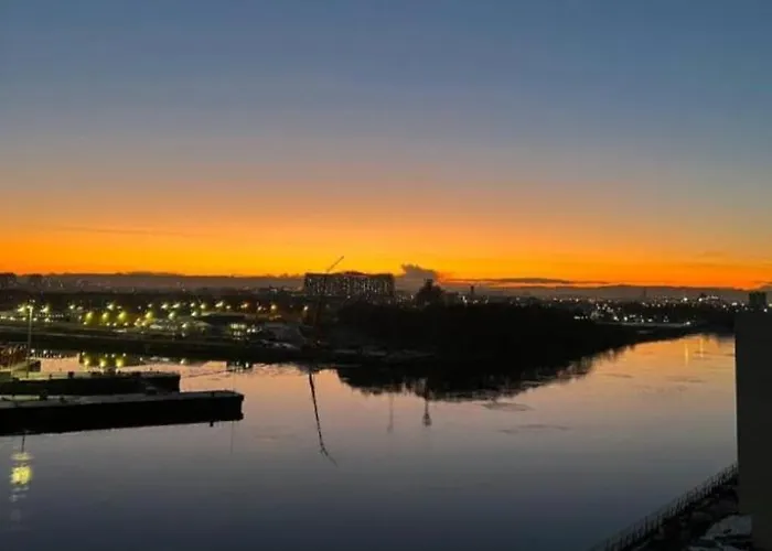 Appartement Executive Riverside With Workspace & Fast Wifi