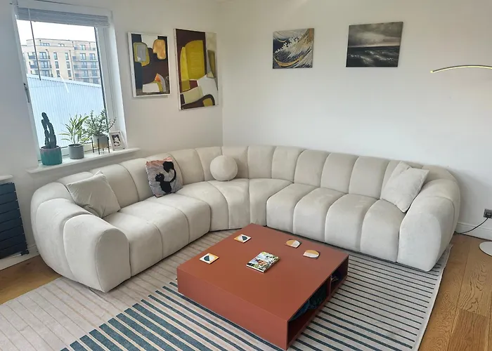 Duplex Penthouse With Secured Parking Finnieston * Глазго