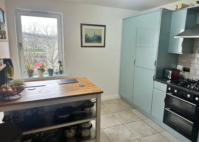 Апартаменты Duplex Penthouse With Secured Parking Finnieston *