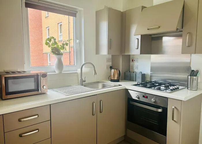 Modern Ground Floor 2 Bed Secure Parking & Perfect For City- Celticemirates Stadium