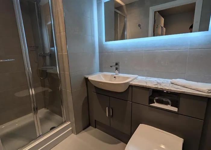 Apartament For Students Only West End In *