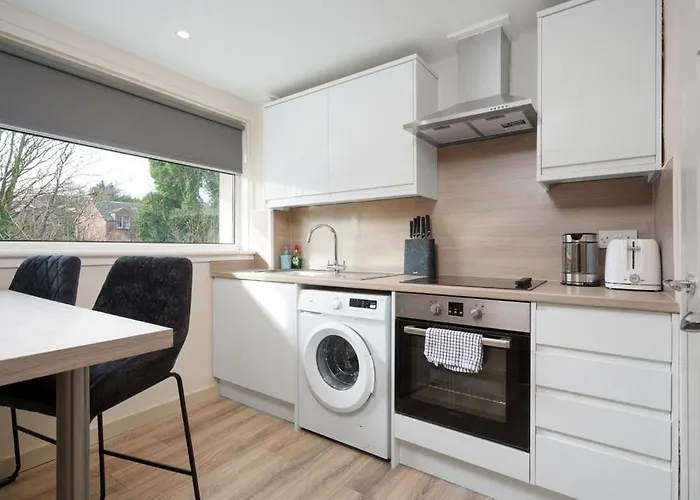 1br Shawlands Walk To Queens Park With Parking * Glasgow