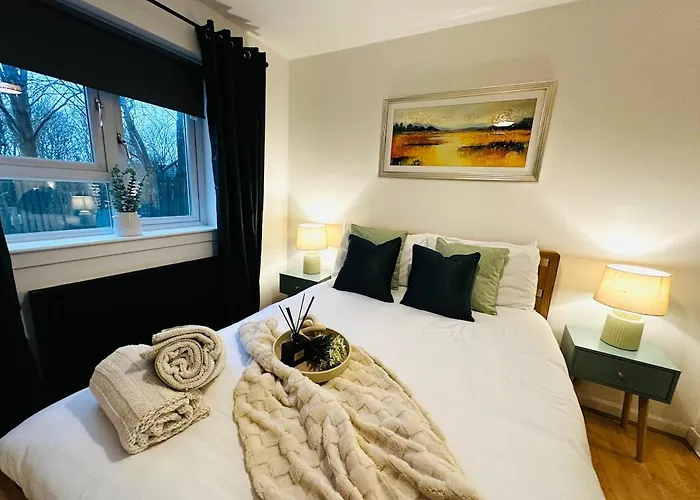 Modern 2 Bedroom Ground Floor Near Centre Lejlighed