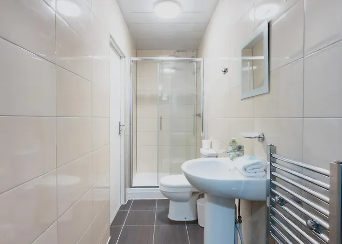 O2 Spacious Hideaway Глазго