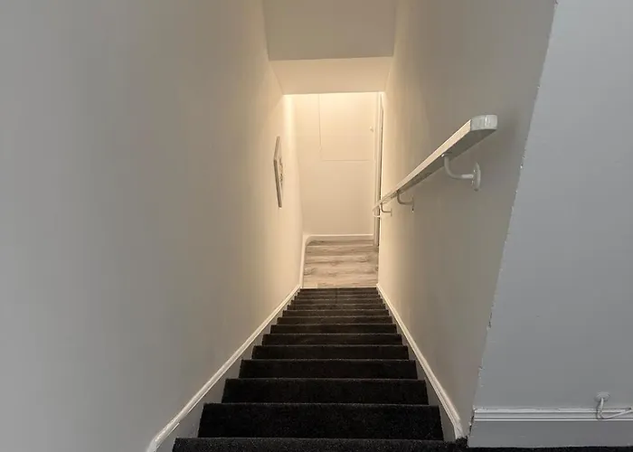 West End By Kelvingrove *