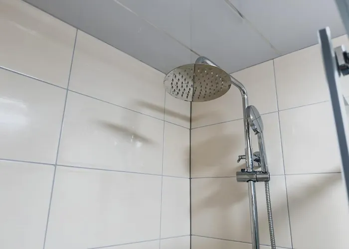 O2 Spacious Hideaway Glasgow