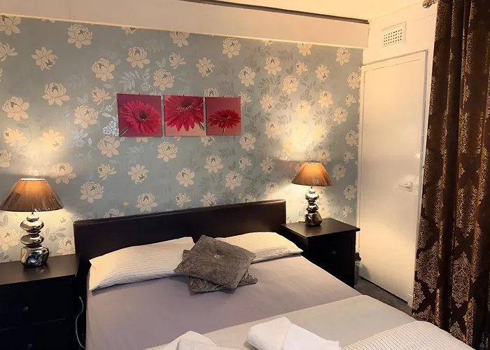 Apartamento Likewise Modern Two Bedrooms For 4 In Area *