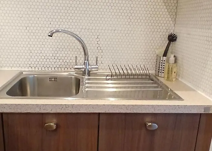 Executive Riverside With Workspace & Fast Wifi