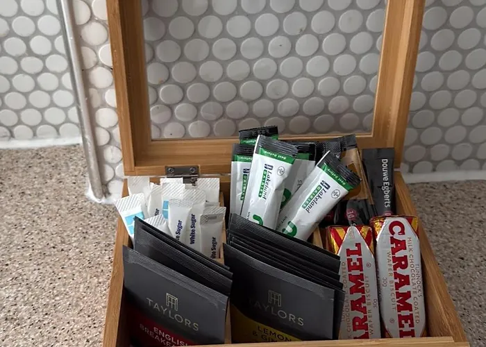 Executive Riverside With Workspace & Fast Wifi *