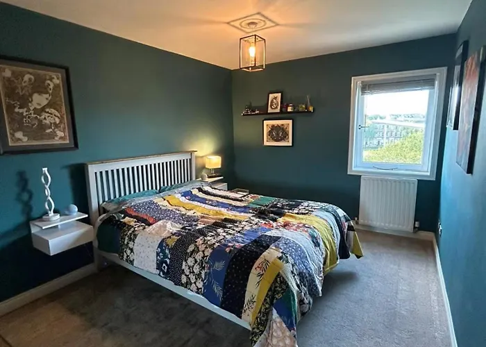 Duplex Penthouse With Secured Parking Finnieston Glasgow